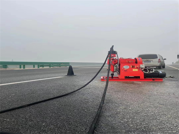 呼图壁马路路基路面开裂下沉注浆加固灌浆