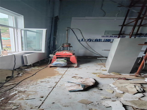 呼图壁地基基础下沉墙体裂缝加固注浆顶升施工